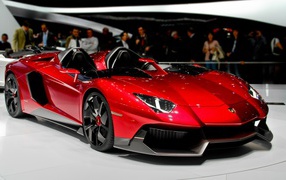 Lamborghini Aventador J на автосалоне