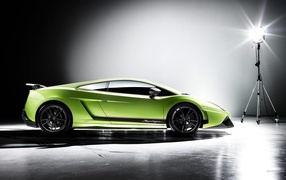 Photos of green Lamborghini Gallardo Superleggera