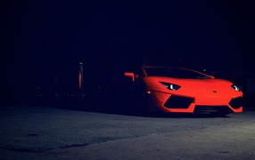 Красный Ламборгини во мраке