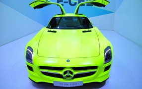 Электромобиль Mercedes SLS