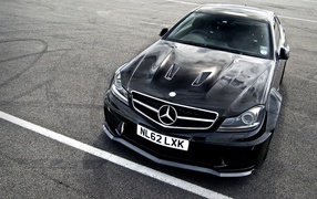 Супер автомобиль Mercedes-Benz