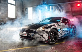 Креативная раскраска Nissan 370Z