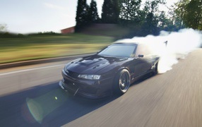 Дымящийся Nissan Silvia S14 240SX