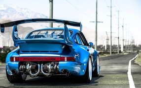 Синий спортивный Porsche 911