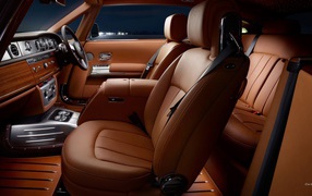 Коричневый кожаный салон Rolls-Royce Phantom