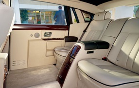 Белый кожаный салон Rolls-Royce Phantom