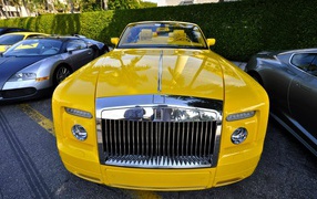 Yellow Rolls-Royce Phantom