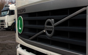 Volvo truck grille