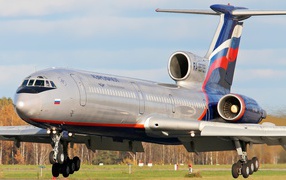 Аэробус Аэрофлота на взлетной полосе