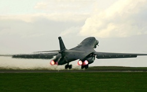 Бомбардировщик B-1B Lancer