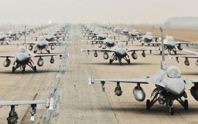 Отряды истребителей на аэродроме