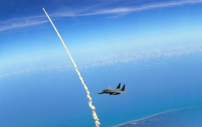Ракета промахнулась мимо военного самолета