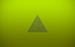 Лабиринт на зеленом фоне