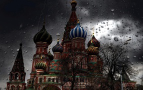 Собор на Красной площади во время дождя, Москва