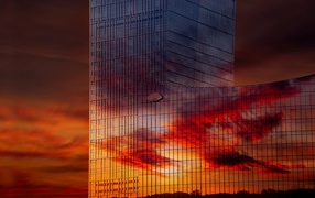 Зеркальный небоскреб в Китае