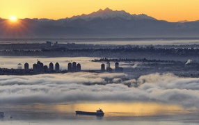 Утренний туман над Ванкувером