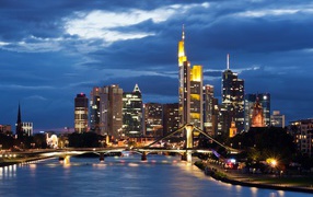Ночной город Франкфурт