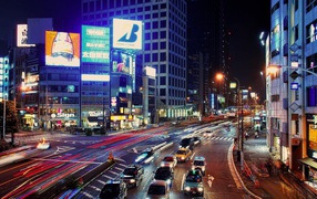 Night traffic in the Japanese city