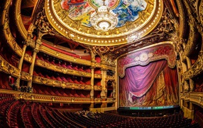 Театр Опера Гарнье в Париже