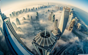 Панорама туманного города, фото через линзу рыбий глаз