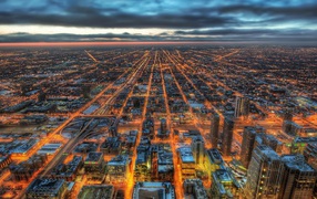 Панорама огромного ночного города, фото HDR