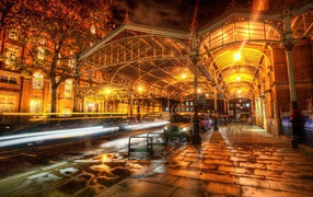 Навес над улицей