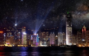 Звездное небо над большим городом