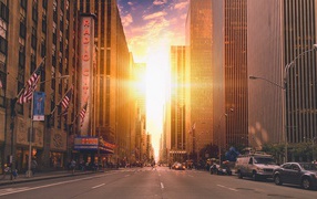 Солнце между небоскребами Манхеттена