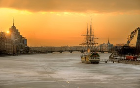 Зимняя река в Санкт Петербурге