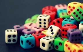 Стопка разноцветных кубиков для игры