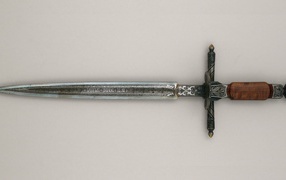 Старинный клинок с резьбой