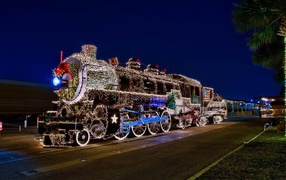 Рождественское украшение на паровозе