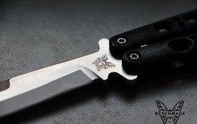 Гравировка бабочка на ноже