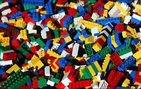 Россыпь частей конструктора ЛЕГО
