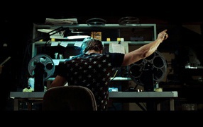 Киномеханик за работой