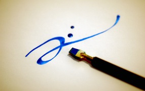 Подпись синей краской