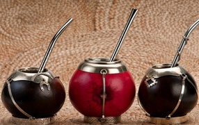 Сосуды из парагвайского дерева