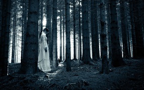 Привидение девушки в белом платье