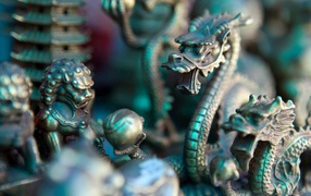 Статуэтки китайских драконов