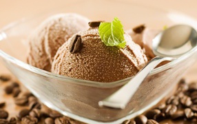 Кофейное мороженое в мисочке