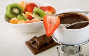 Фрукты с шоколадом