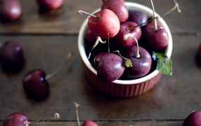 Макро фото спелых вишен