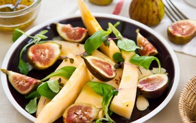 Салат из экзотических фруктов