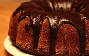 Коричневый кекс с шоколадом