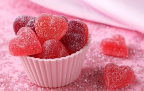 Красный мармелад в форме сердца