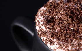 Шоколадная стружка на пенке кофе