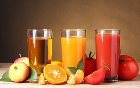 Juices of apple, orange and tomato