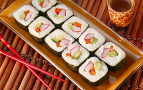 Квадратные роллы суши