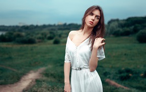 Девушка в белом платье, фотограф Георгий Чернядьев