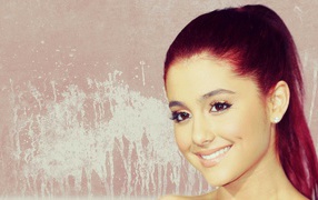 Красивая девушка Ариана Гранде